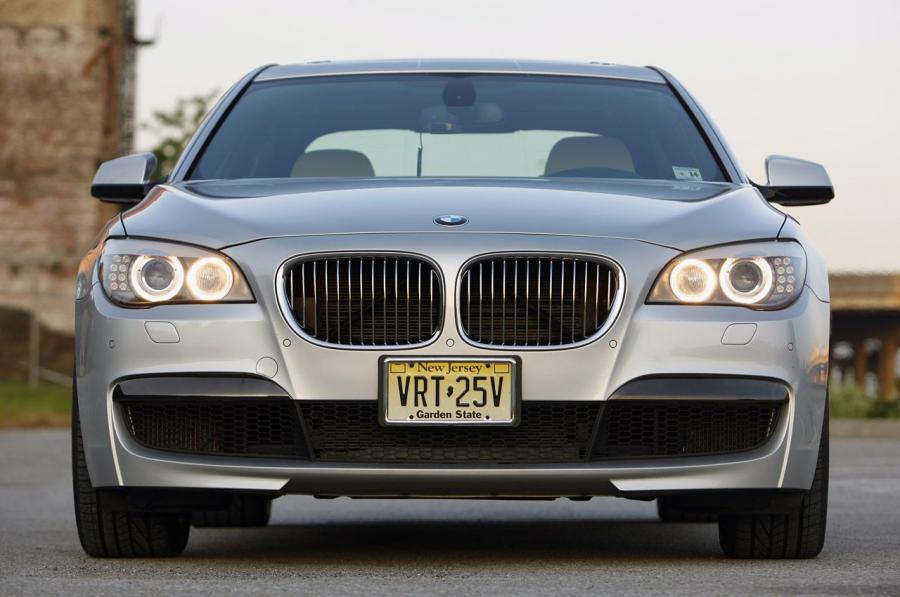  BMW 740Li 2011 года  (фото 6 из 48)